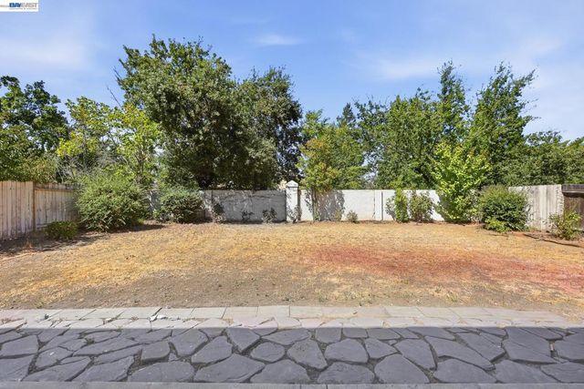 1821 Tioga Pass Way, Antioch, CA 94531