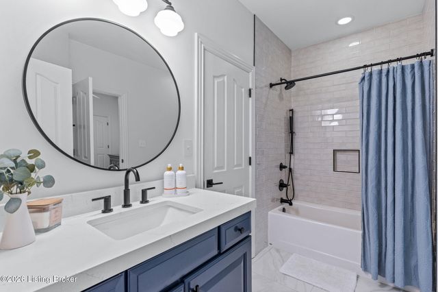 4603 Stone Lakes Dr, Louisville, KY 40299