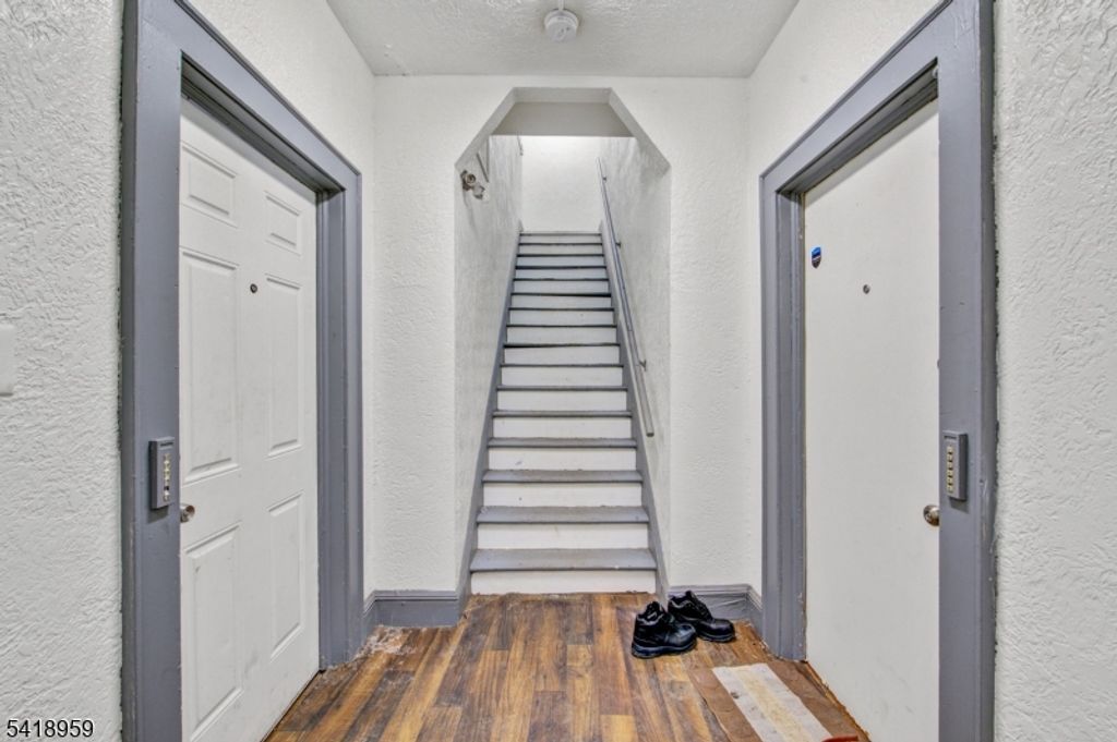 69 Stockman Pl, Irvington Twp., NJ 07111 — photo 3