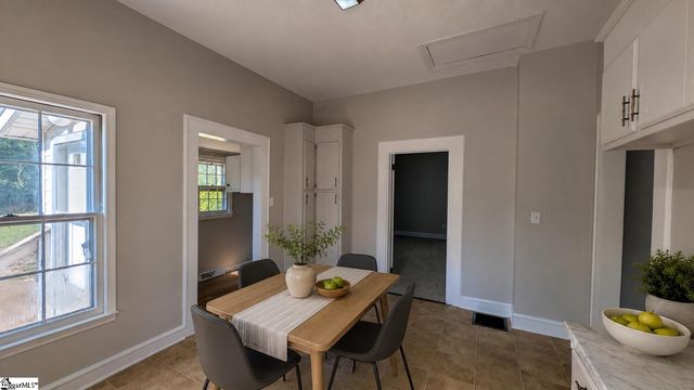 6 9th Street, Greenville, SC 29611