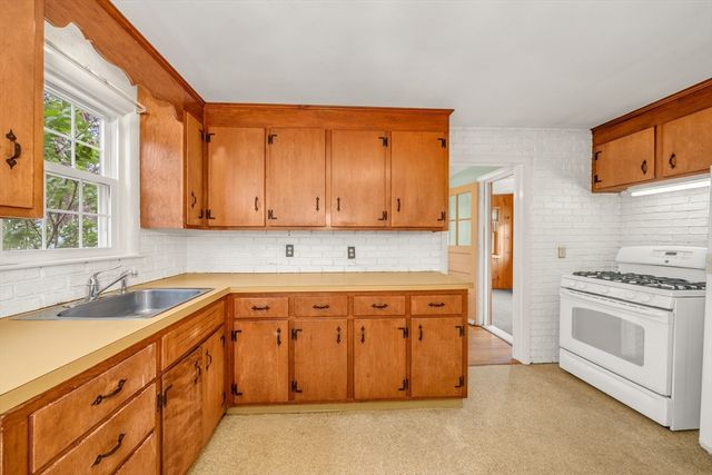 100 Assumption Avenue, Worcester, MA 01606