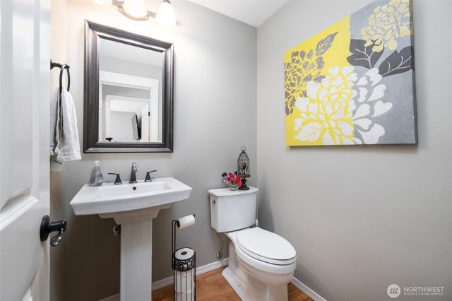 1014 S 38th Place, Mount Vernon, WA 98274