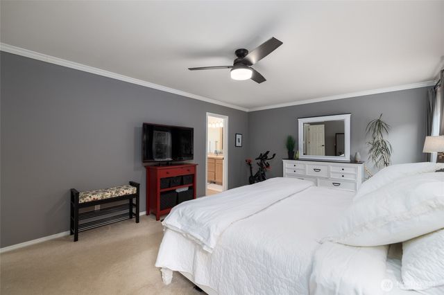 1014 S 38th Place, Mount Vernon, WA 98274