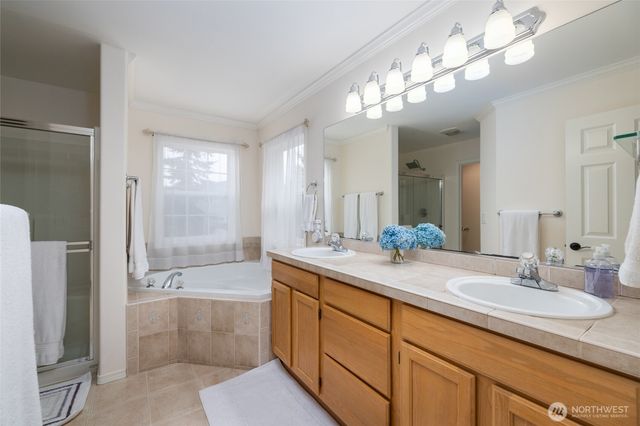 1014 S 38th Place, Mount Vernon, WA 98274