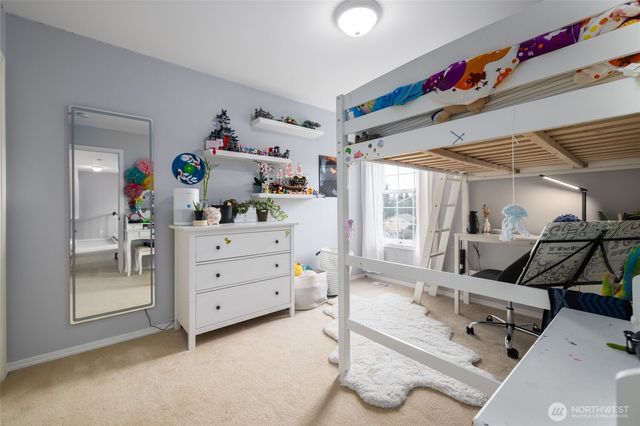 1014 S 38th Place, Mount Vernon, WA 98274