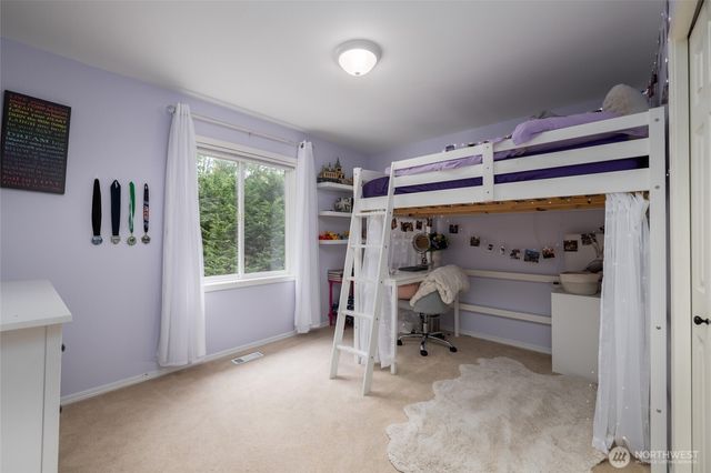 1014 S 38th Place, Mount Vernon, WA 98274