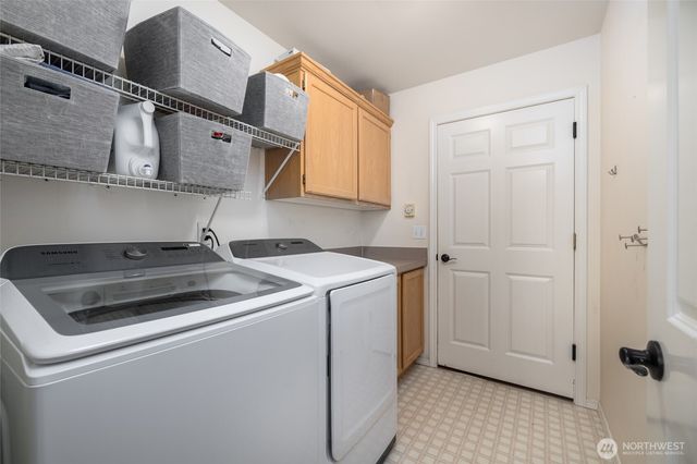 1014 S 38th Place, Mount Vernon, WA 98274