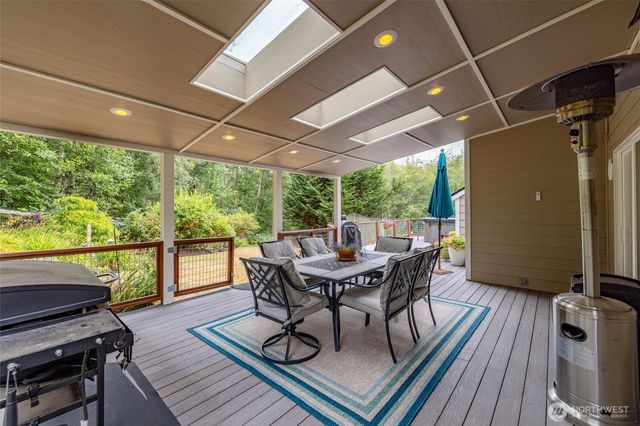 1014 S 38th Place, Mount Vernon, WA 98274