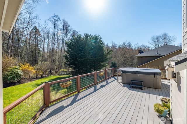 1014 S 38th Place, Mount Vernon, WA 98274