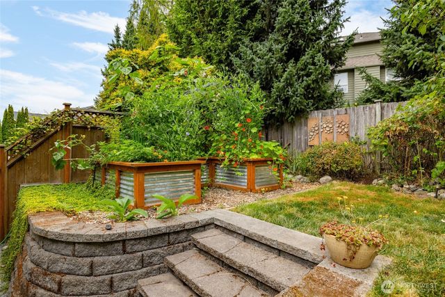 1014 S 38th Place, Mount Vernon, WA 98274