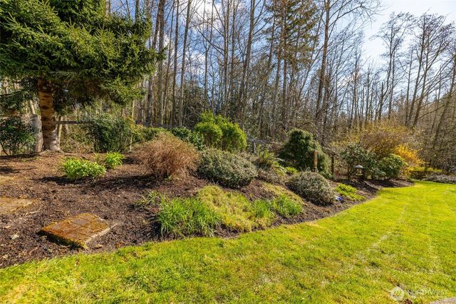 1014 S 38th Place, Mount Vernon, WA 98274