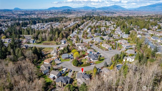 1014 S 38th Place, Mount Vernon, WA 98274