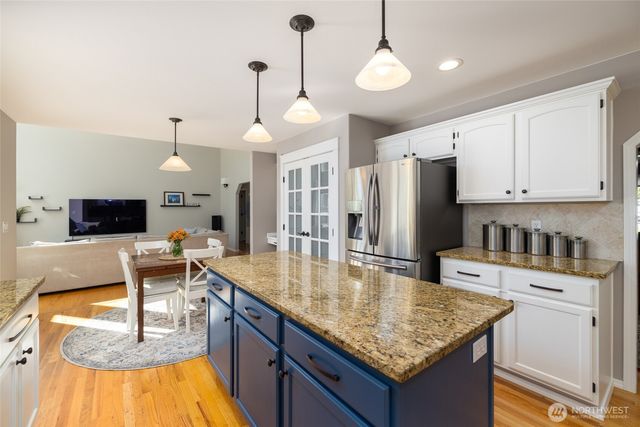 1014 S 38th Place, Mount Vernon, WA 98274