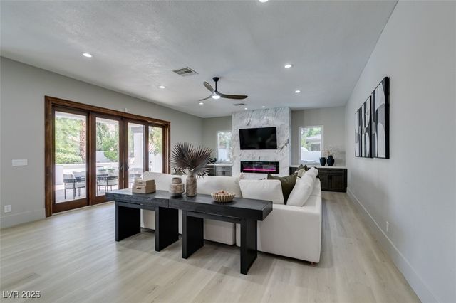 2200 Paseo Court, Las Vegas, NV 89117