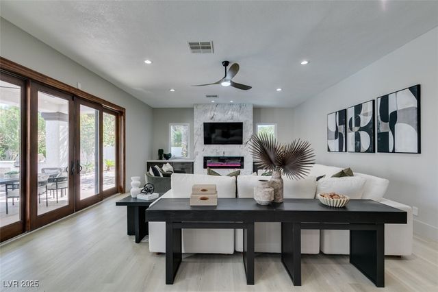 2200 Paseo Court, Las Vegas, NV 89117