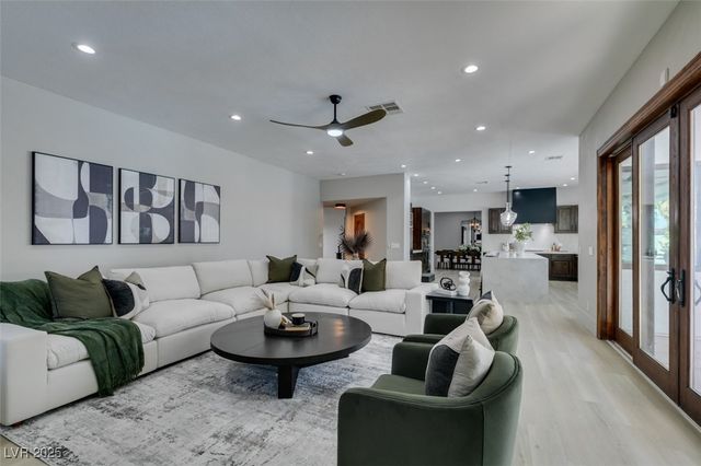 2200 Paseo Court, Las Vegas, NV 89117