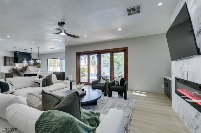 2200 Paseo Court, Las Vegas, NV 89117