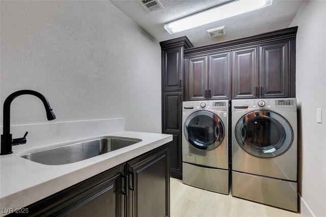 2200 Paseo Court, Las Vegas, NV 89117