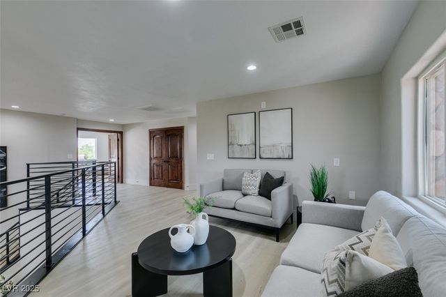 2200 Paseo Court, Las Vegas, NV 89117