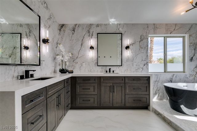 2200 Paseo Court, Las Vegas, NV 89117