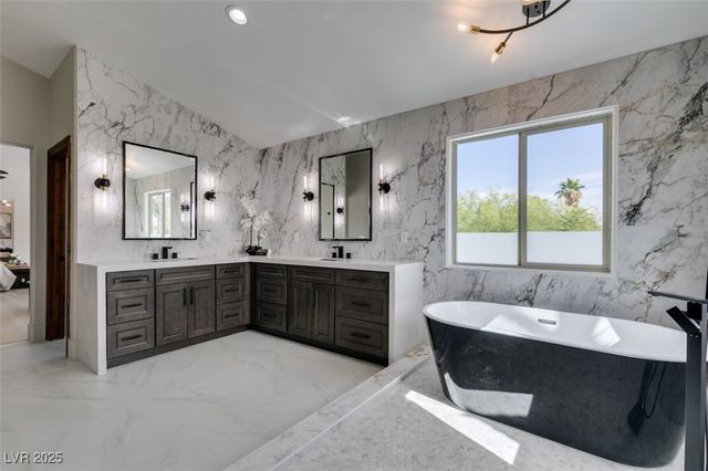 2200 Paseo Court, Las Vegas, NV 89117