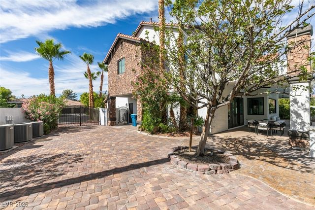 2200 Paseo Court, Las Vegas, NV 89117