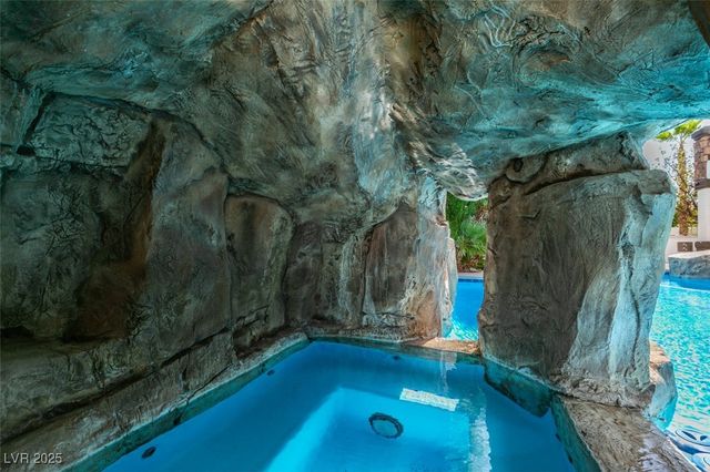 2200 Paseo Court, Las Vegas, NV 89117