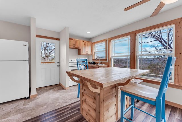 173 Princeton Avenue, Hollister, MO 65672