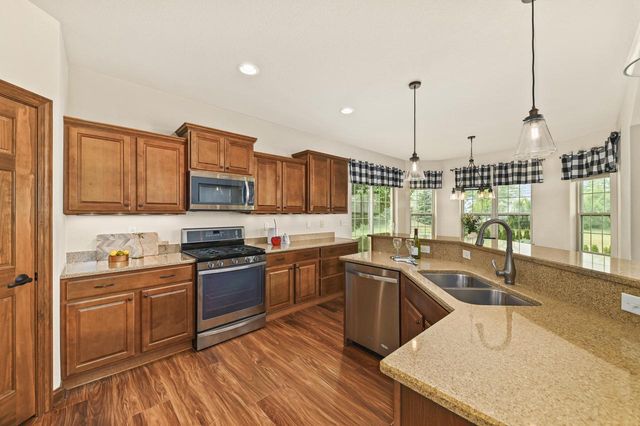 W197N5635 Powell DRIVE, Menomonee Falls, WI 53051