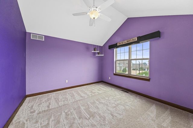 W197N5635 Powell DRIVE, Menomonee Falls, WI 53051