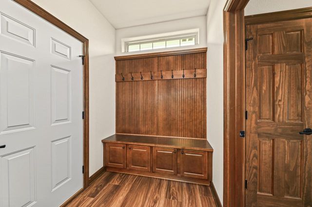 W197N5635 Powell DRIVE, Menomonee Falls, WI 53051