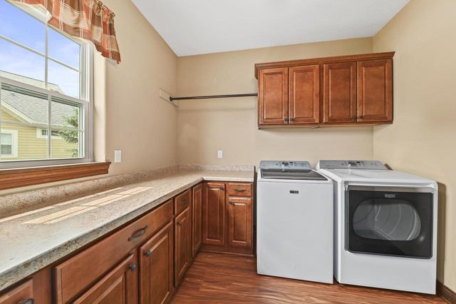 W197N5635 Powell DRIVE, Menomonee Falls, WI 53051