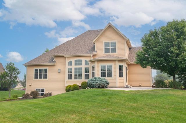 W197N5635 Powell DRIVE, Menomonee Falls, WI 53051
