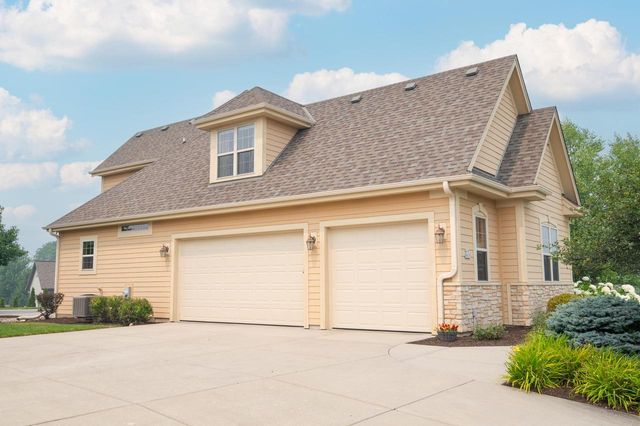 W197N5635 Powell DRIVE, Menomonee Falls, WI 53051