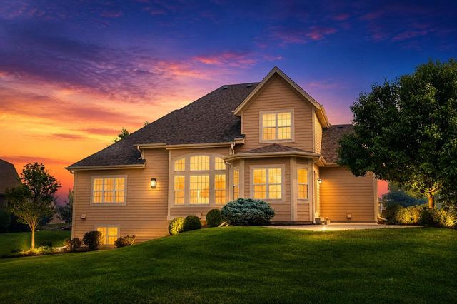 W197N5635 Powell DRIVE, Menomonee Falls, WI 53051