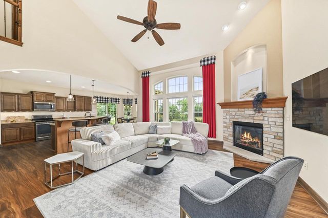W197N5635 Powell DRIVE, Menomonee Falls, WI 53051