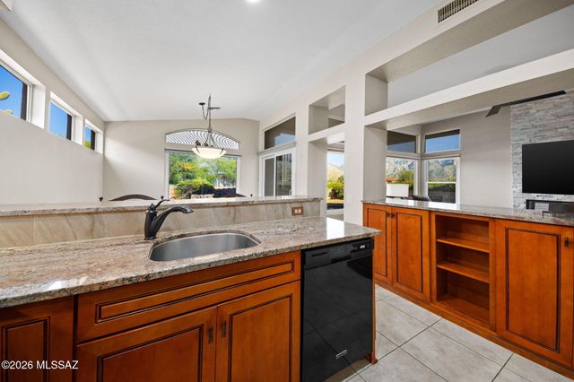 14014 N Trade Winds Way, Oro Valley, AZ 85755