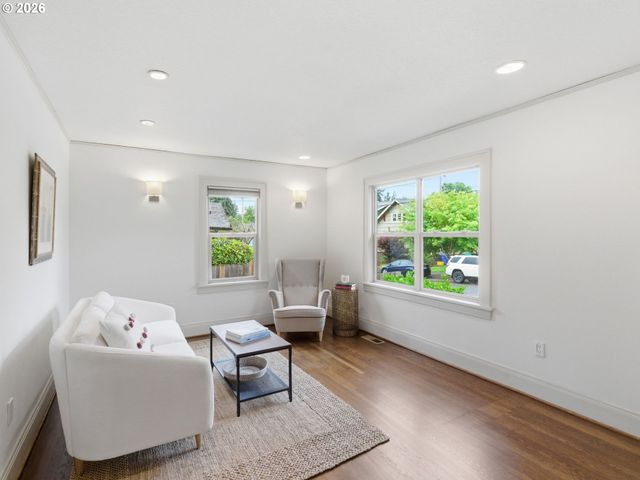 1584 N PRESCOTT St, Portland, OR 97217