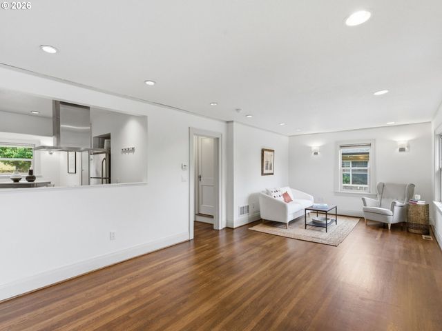 1584 N PRESCOTT St, Portland, OR 97217