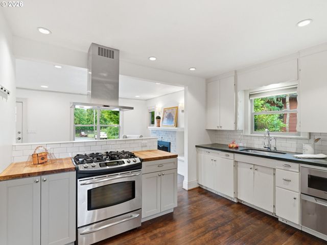 1584 N PRESCOTT St, Portland, OR 97217