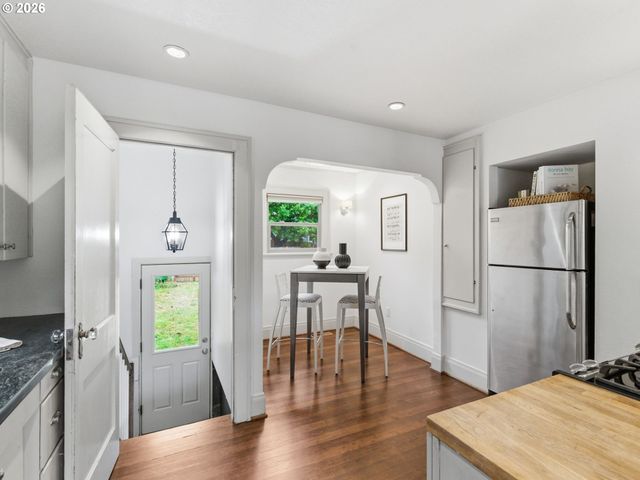 1584 N PRESCOTT St, Portland, OR 97217