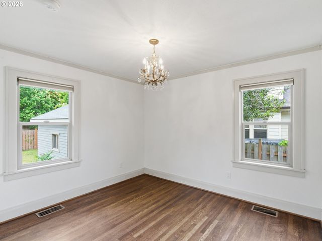 1584 N PRESCOTT St, Portland, OR 97217