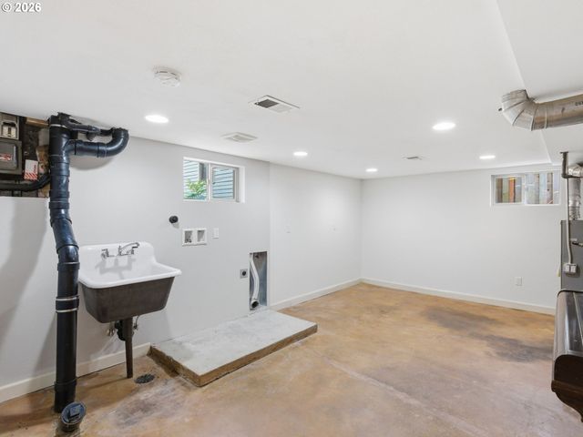 1584 N PRESCOTT St, Portland, OR 97217