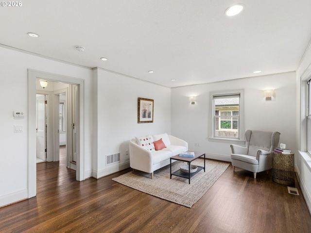 1584 N PRESCOTT St, Portland, OR 97217