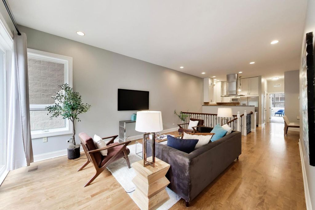 1887 N POE Street 1R, Chicago, IL 60614 — photo 3