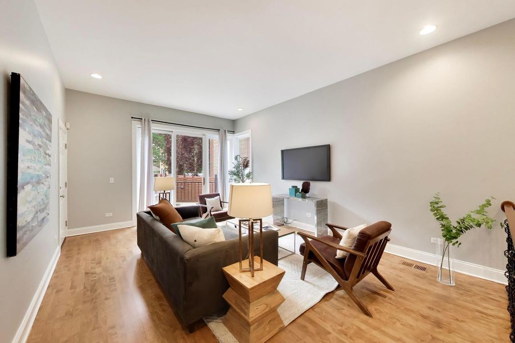 1887 N POE Street 1R, Chicago, IL 60614 — photo 5