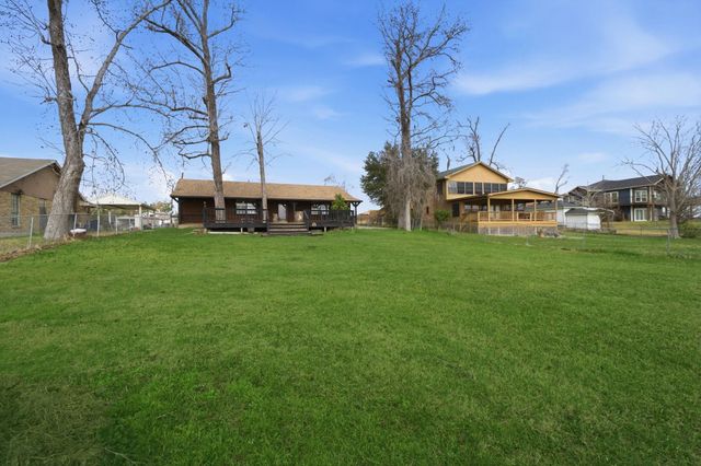 344 Birch Drive, Onalaska, TX 77360