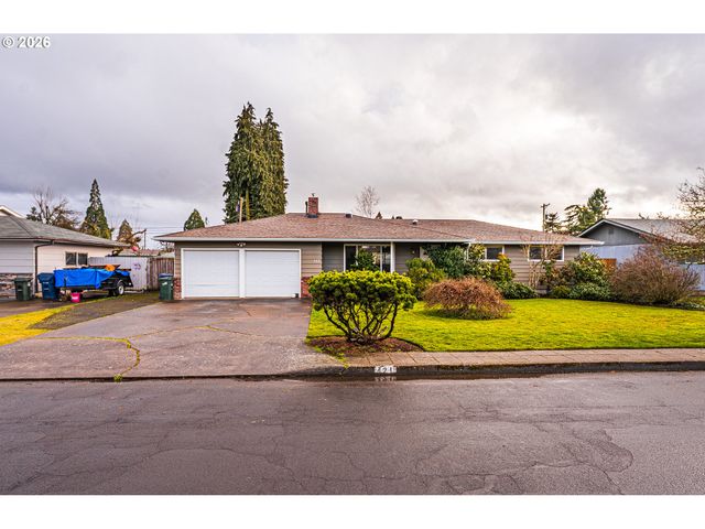 421 WOODLANE Dr, Springfield, OR 97477