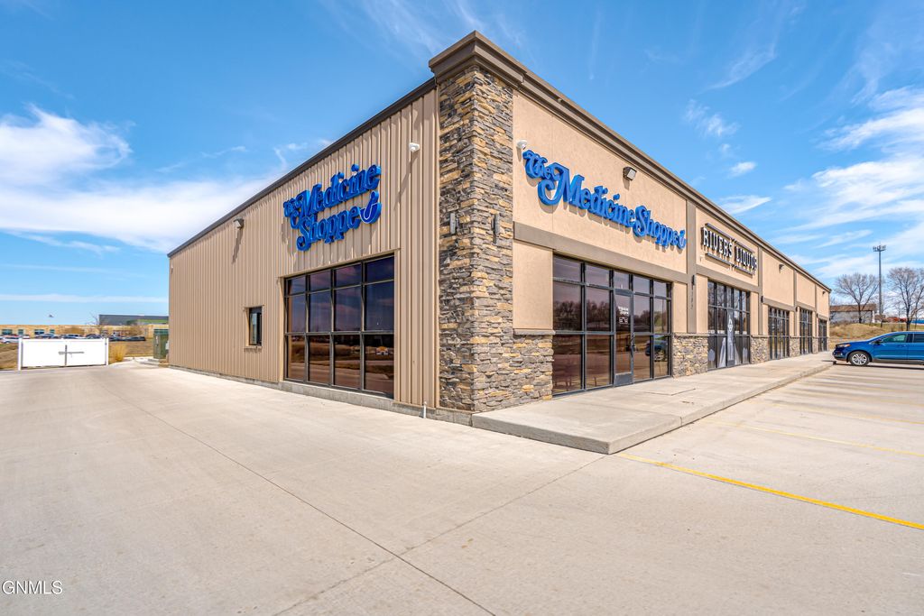 105 Mcdougall Drive N, Lincoln, ND 58504 photo 5