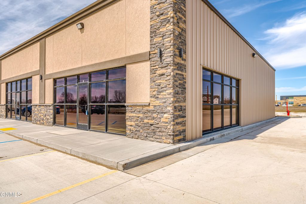 105 Mcdougall Drive N, Lincoln, ND 58504 photo 6